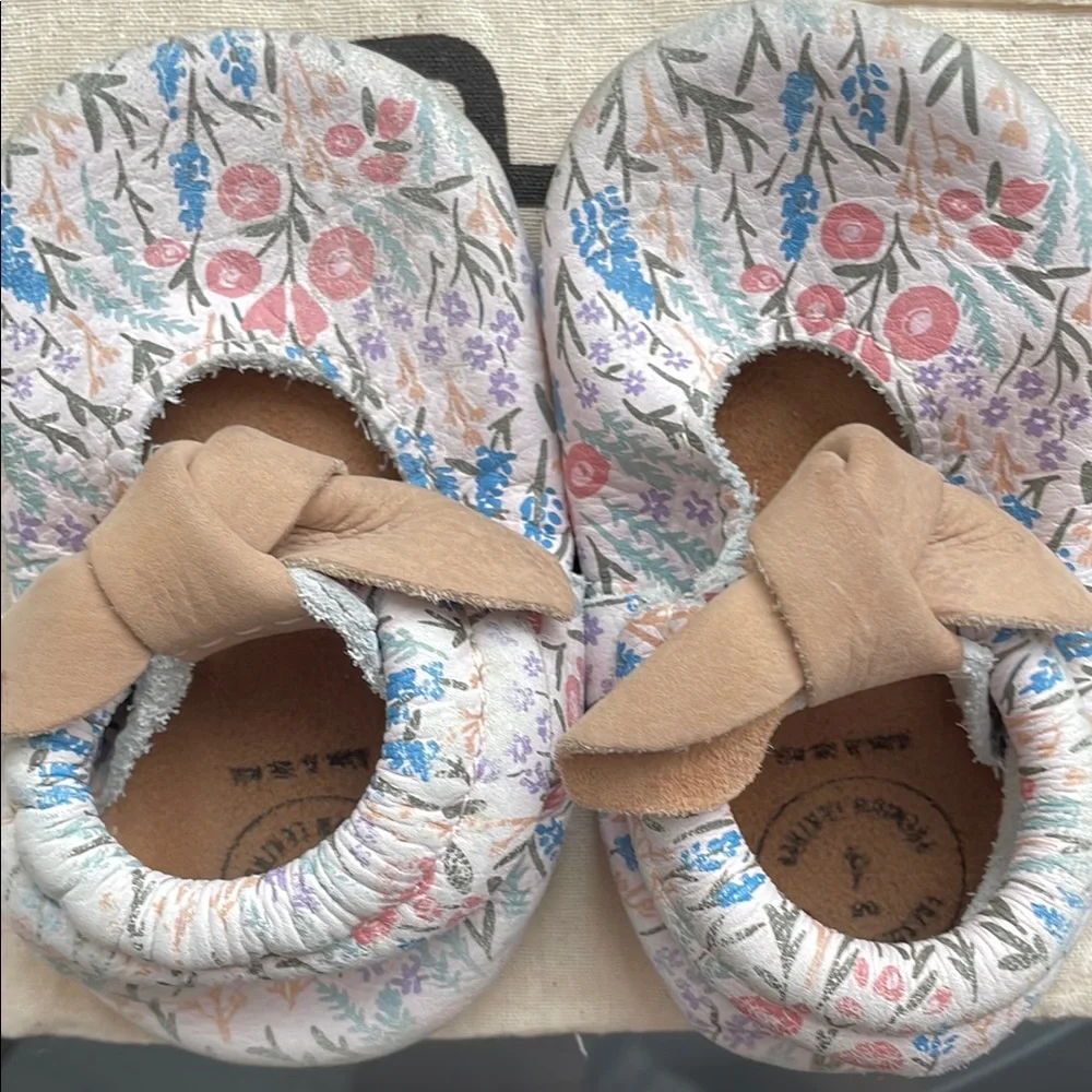 Freshly Picked Floral Moccasins baby girl🩷